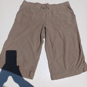 Liz Claiborne size large capri pants color gray